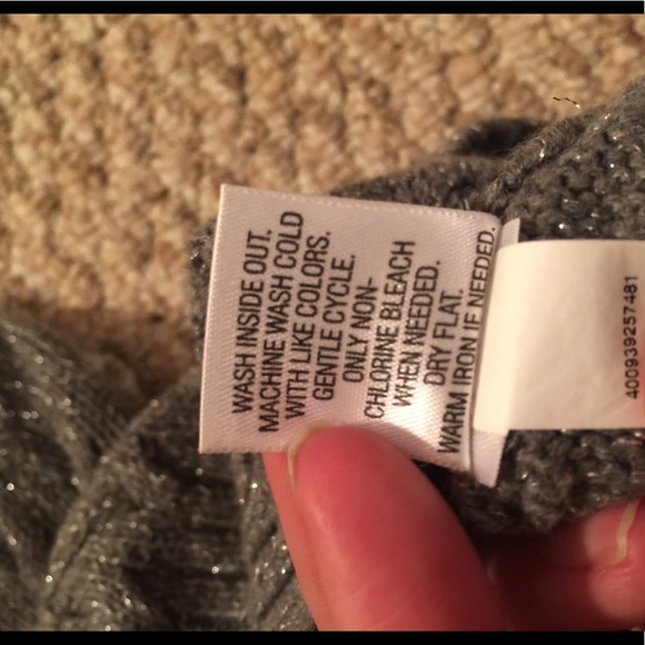 HOST PICK 1/28 NWOT CABLE KNIT SWEATER - Picture 7 of 7